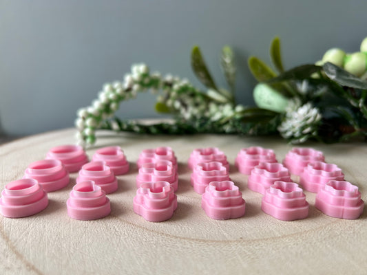 Small to mini flower petal set of 18